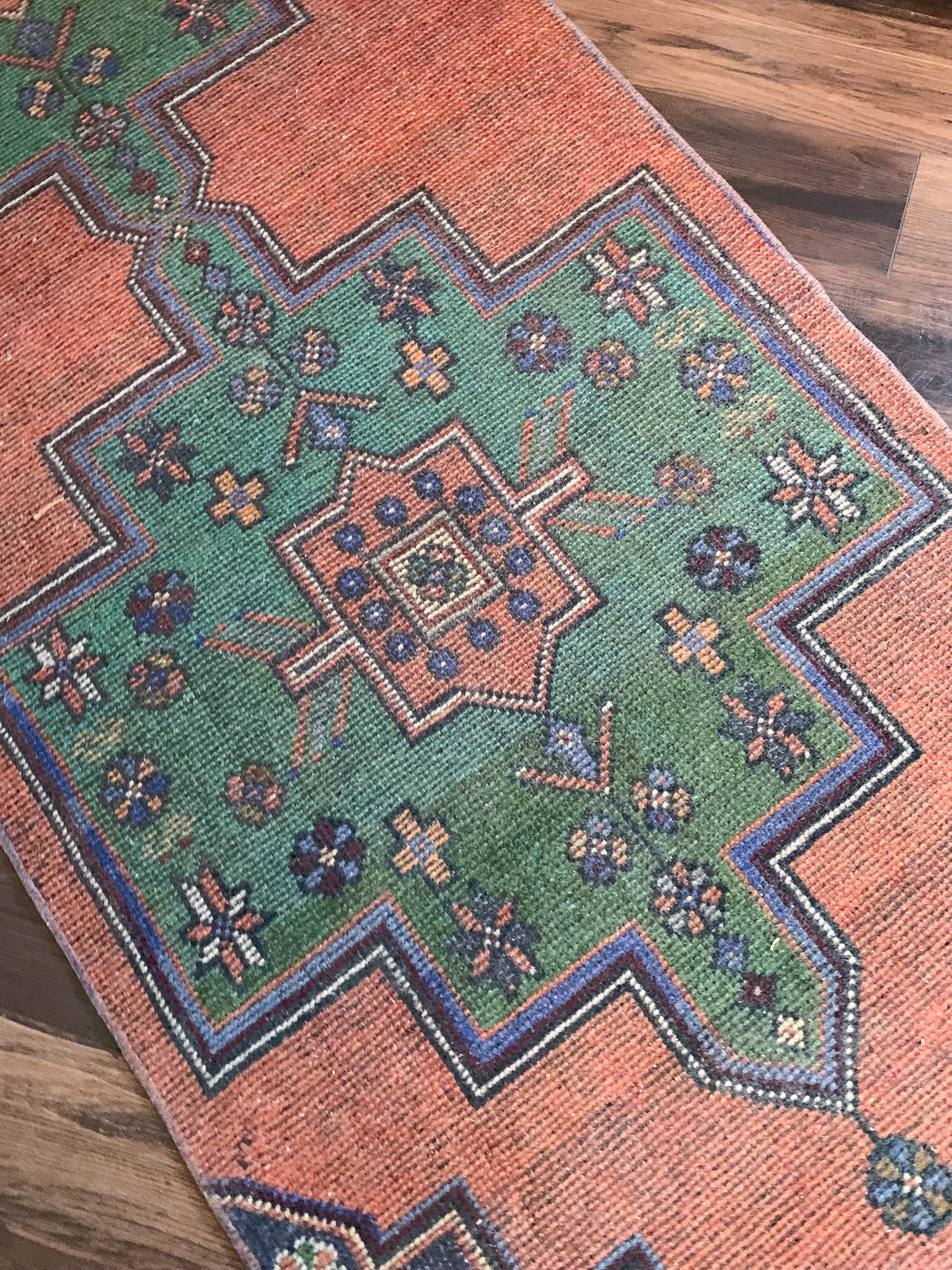 Vintage Turkish Runner Rug No. R1183 - 2.8' x 8.5' – Velvet