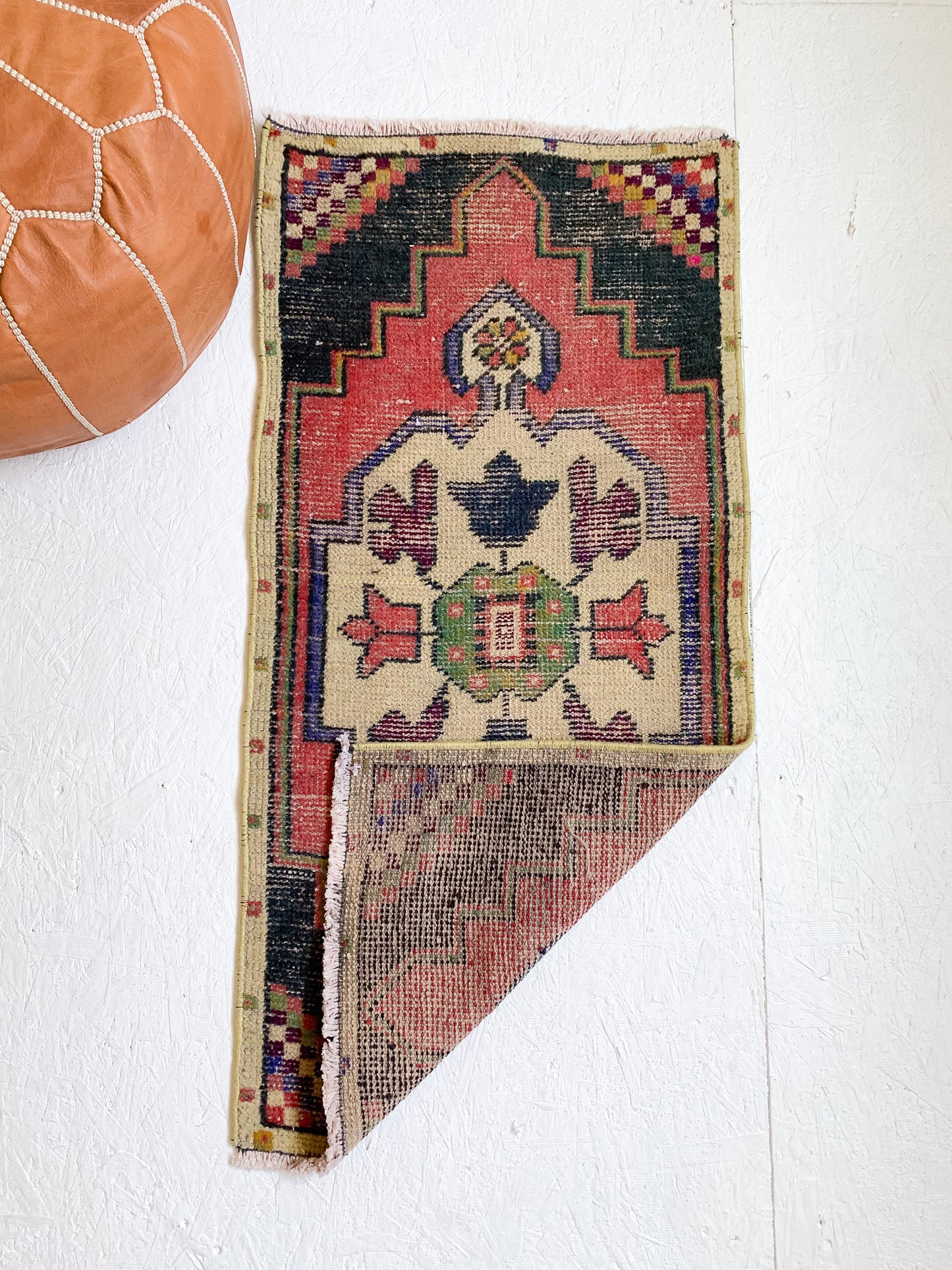 Reserved for Julia - No. 562 - 1.6' x 3.4' Vintage Turkish Mini Rug