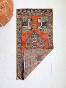 No. 563 - 1.6' x 3.2' Vintage Turkish Mini Rug