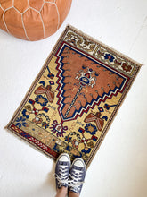 Load image into Gallery viewer, No. 565 - 2.0&#39; x 2.8&#39; Vintage Turkish Mini Rug
