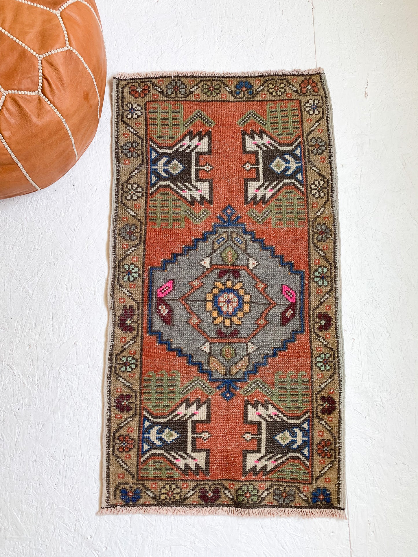 No. 571 - 1.7' x 3.2' Vintage Turkish Mini Rug