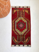 Load image into Gallery viewer, No. 574 - 1.6&#39; x 3.4&#39; Vintage Turkish Mini Rug
