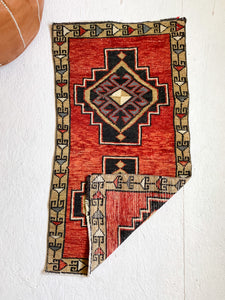 No. 575 - 1.6' x 3.0' Vintage Turkish Mini Rug