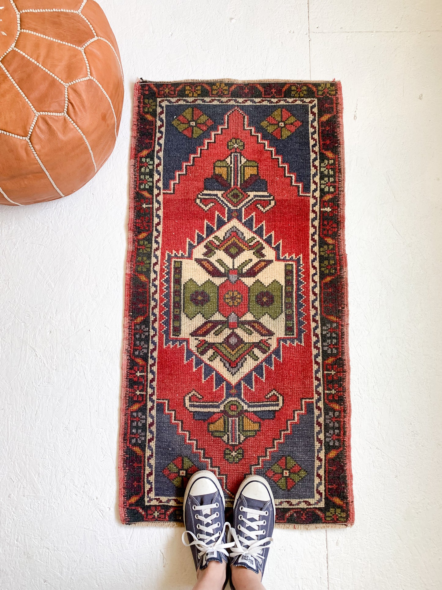 No. 577 - 1.8' x 3.7' Vintage Turkish Mini Rug