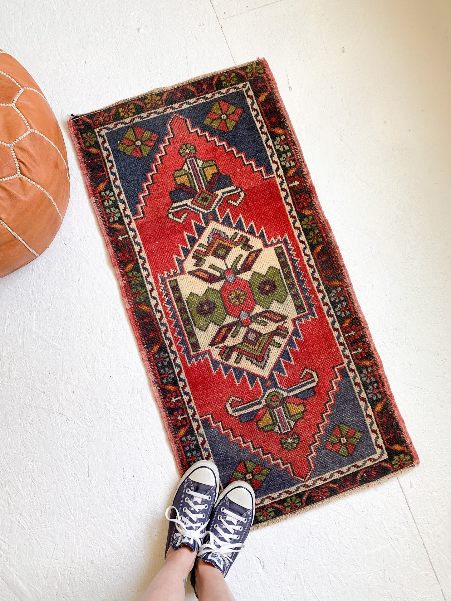 No. 577 - 1.8' x 3.7' Vintage Turkish Mini Rug