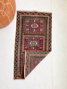 No. 579 - 1.6' x 3.0' Vintage Turkish Mini Rug