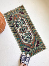 Load image into Gallery viewer, No. 580 - 1.6&#39; x 3.8&#39; Vintage Turkish Mini Rug
