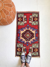 Load image into Gallery viewer, No. 583 - 1.7&#39; x 3.3&#39; Vintage Turkish Mini Rug
