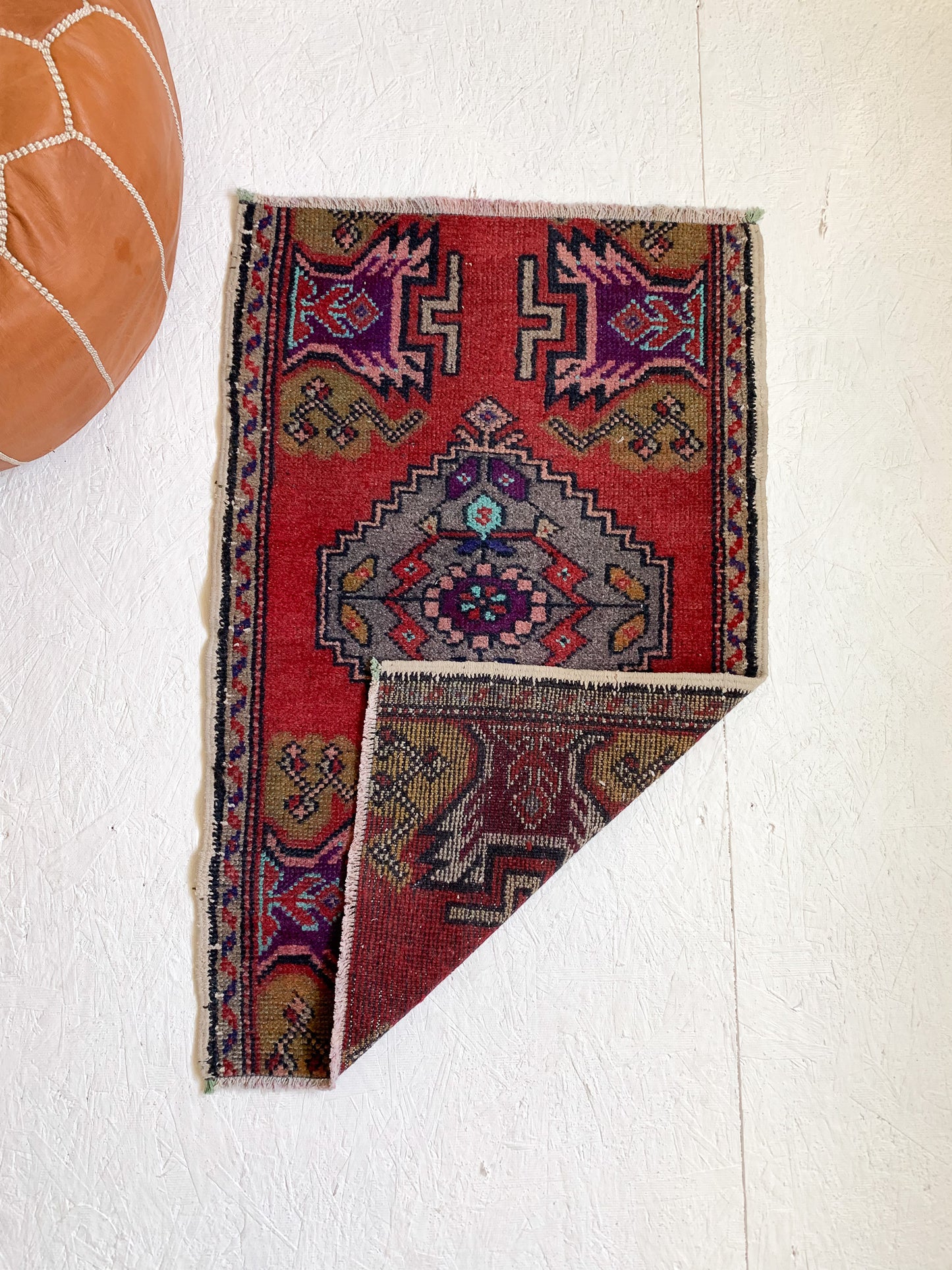 No. 584 - 1.7' x 2.8' Vintage Turkish Mini Rug