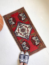Load image into Gallery viewer, No. 586 - 1.7&#39; x 3.3&#39; Vintage Turkish Mini Rug
