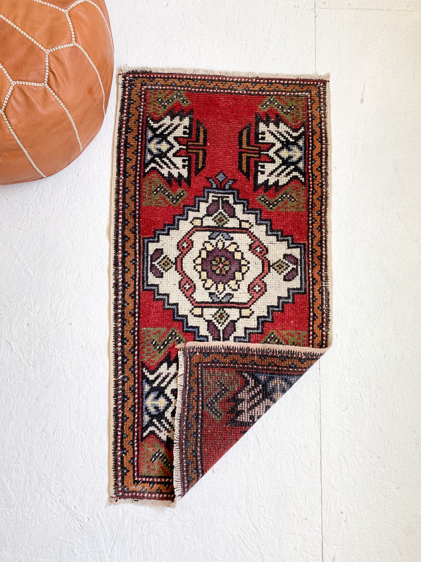 No. 586 - 1.7' x 3.3' Vintage Turkish Mini Rug