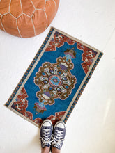 Load image into Gallery viewer, No. 588 - 1.6&#39; x 2.6&#39; Vintage Turkish Mini Rug

