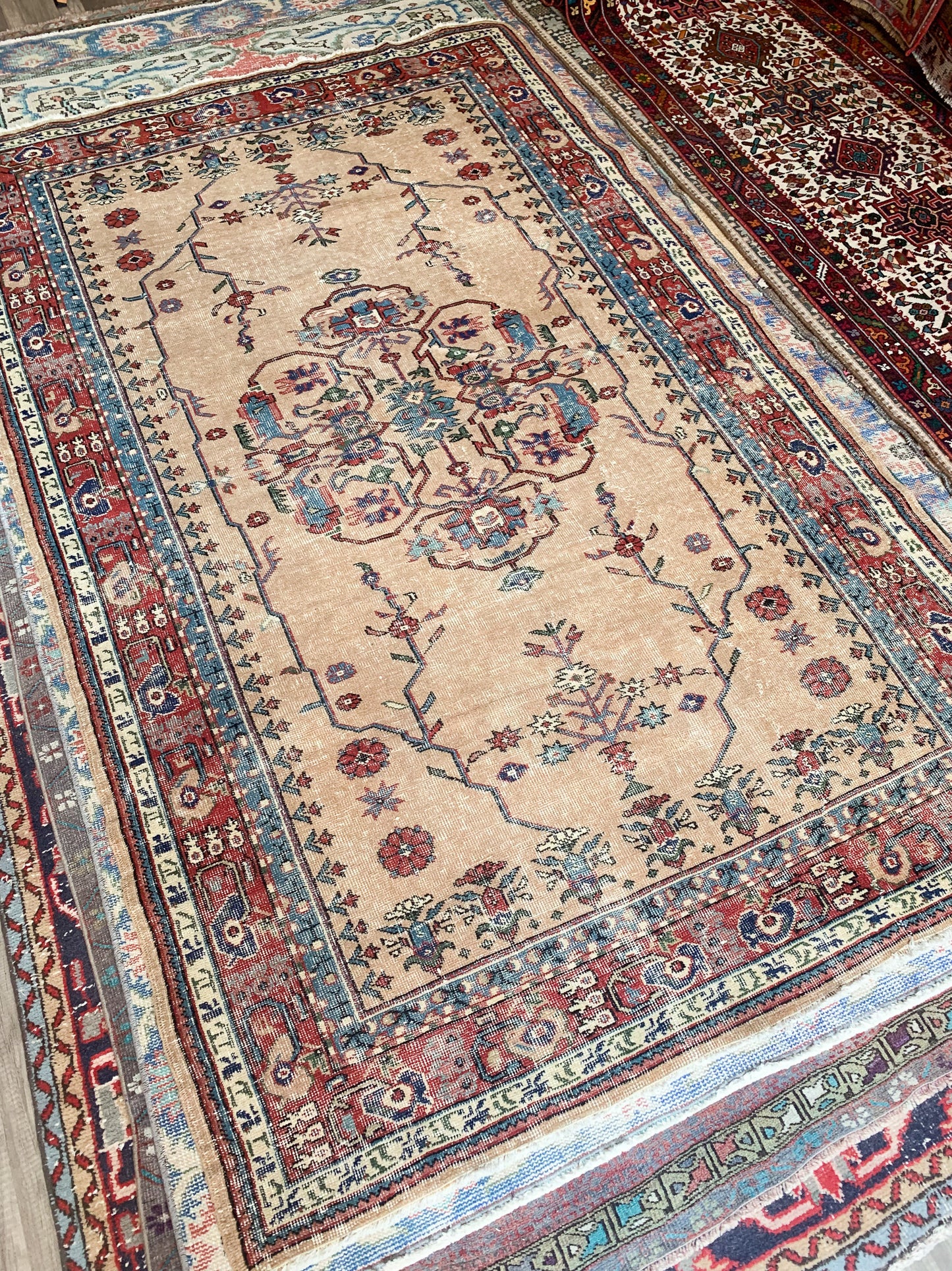 No. A1135 - 4.9' x 8.0' Vintage Turkish Area Rug