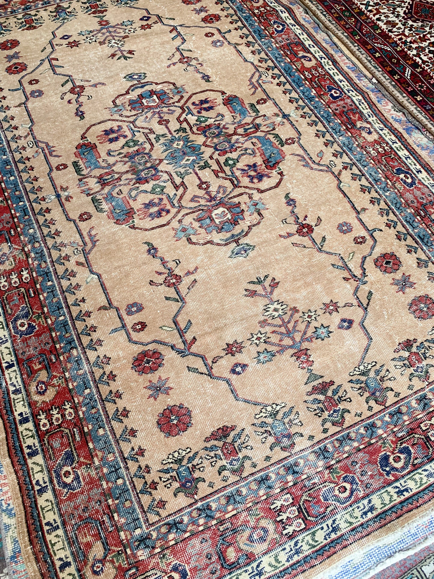 No. A1135 - 4.9' x 8.0' Vintage Turkish Area Rug