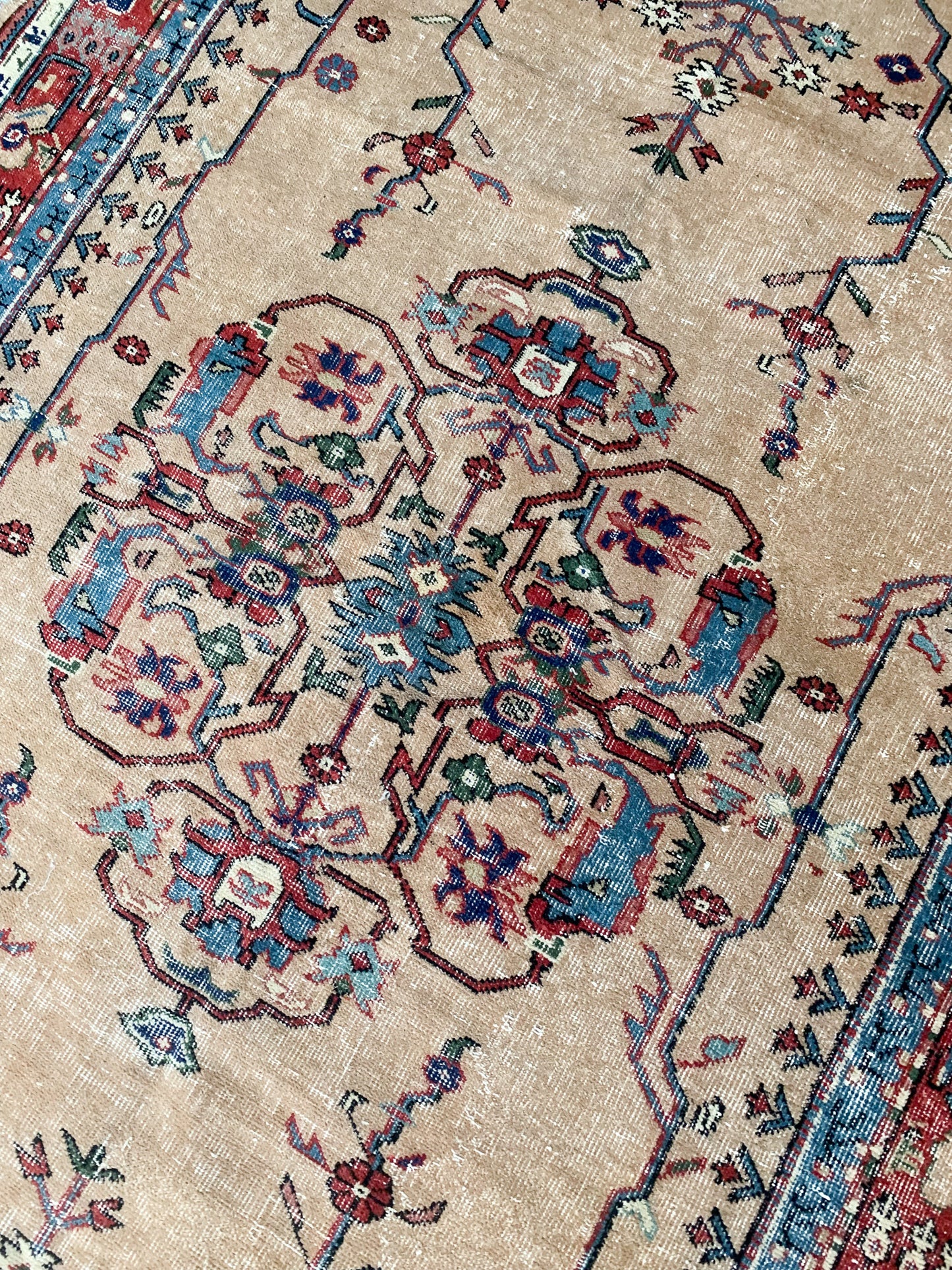 No. A1135 - 4.9' x 8.0' Vintage Turkish Area Rug