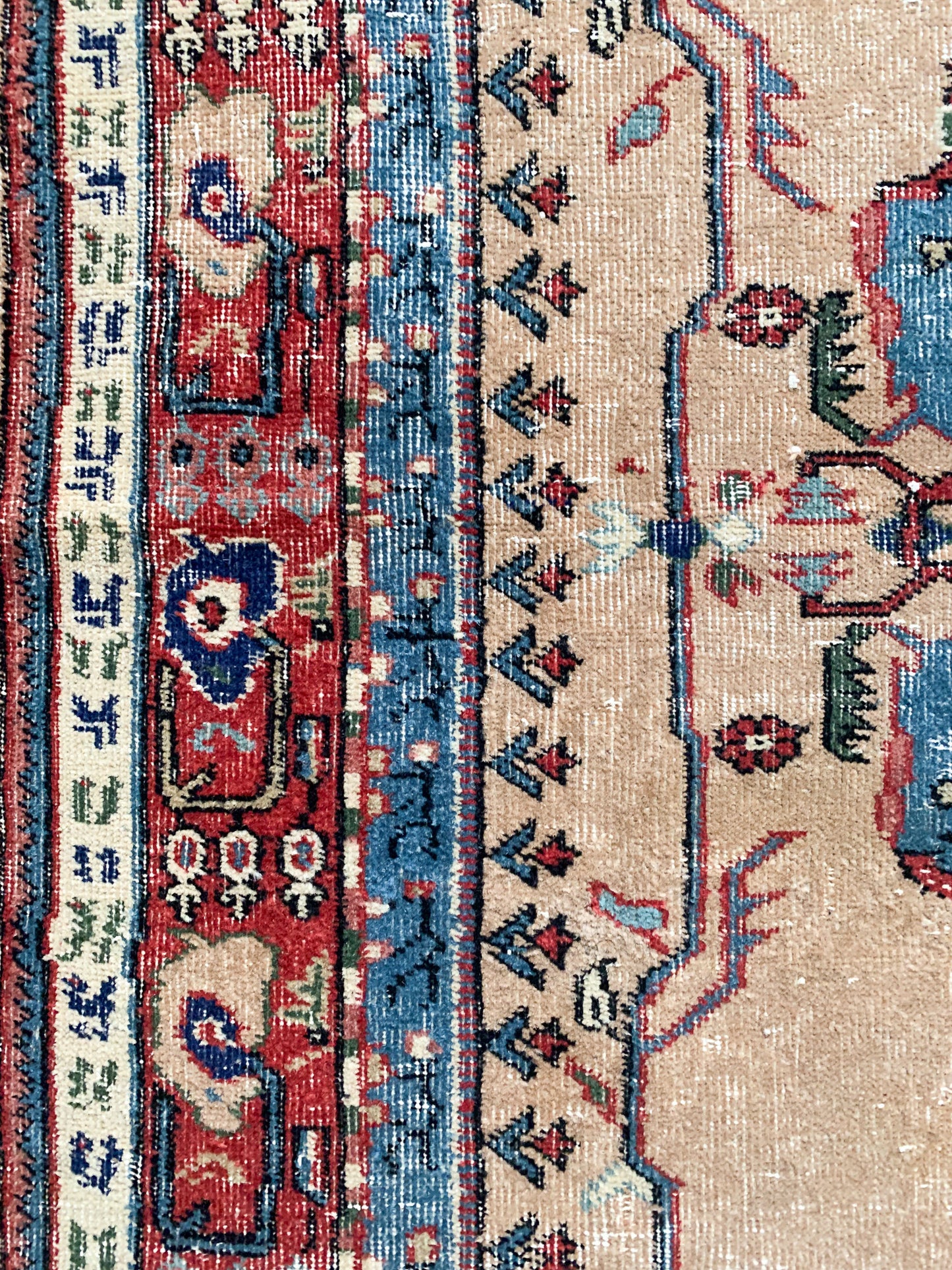 No. A1135 - 4.9' x 8.0' Vintage Turkish Area Rug