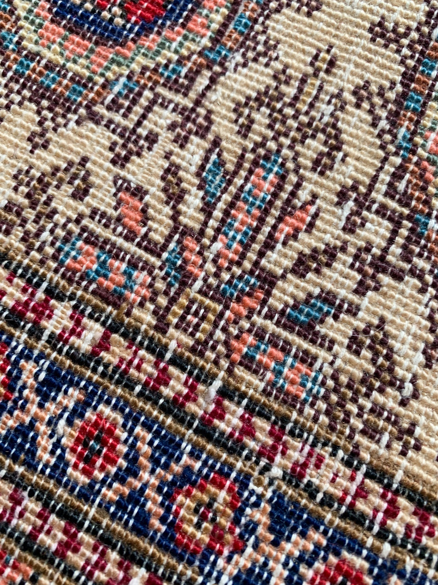 No. A1133 - 4.9' x 7.3' Vintage Turkish Area Rug