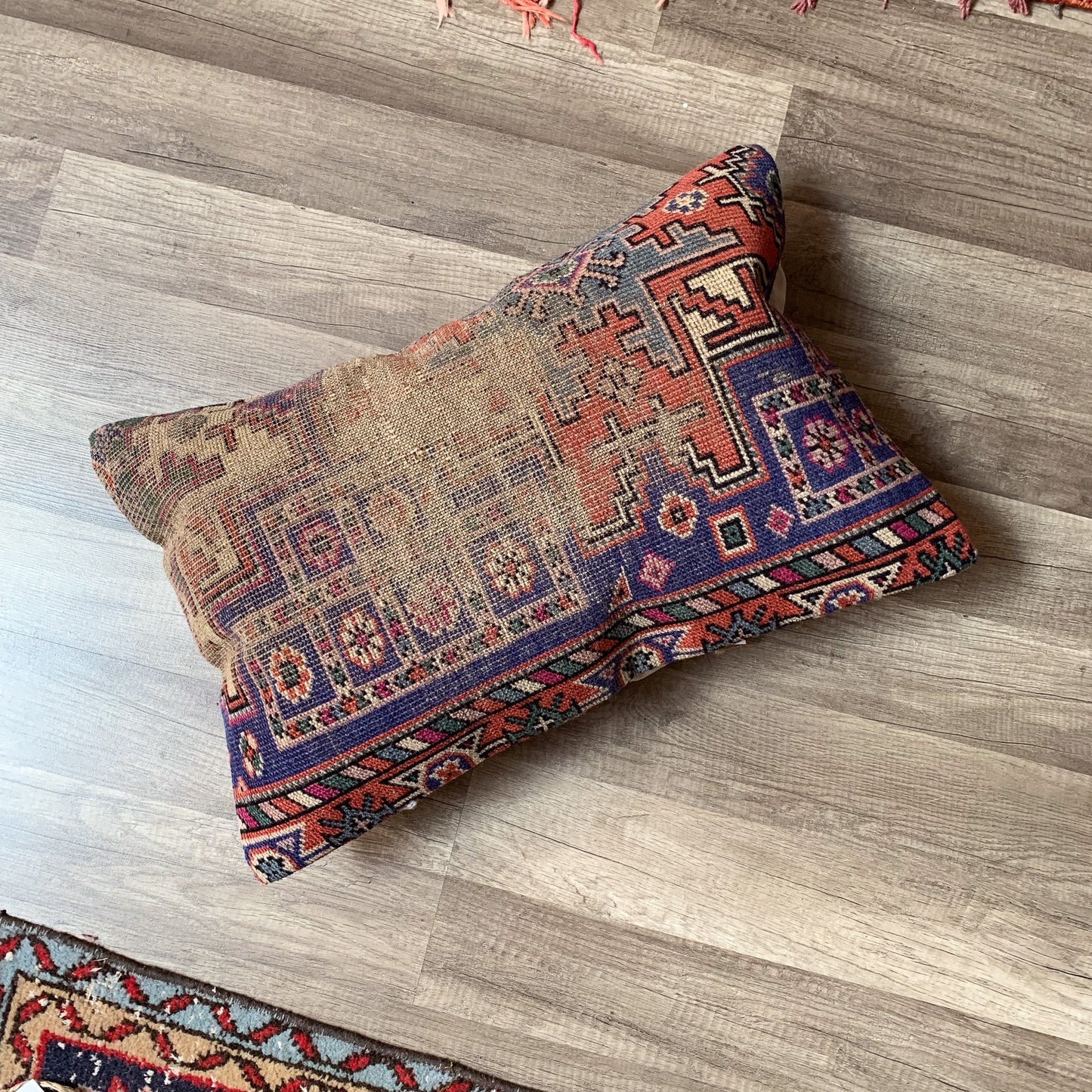 No. P334 - 16" X 24" Turkish Rug Pillow Cover