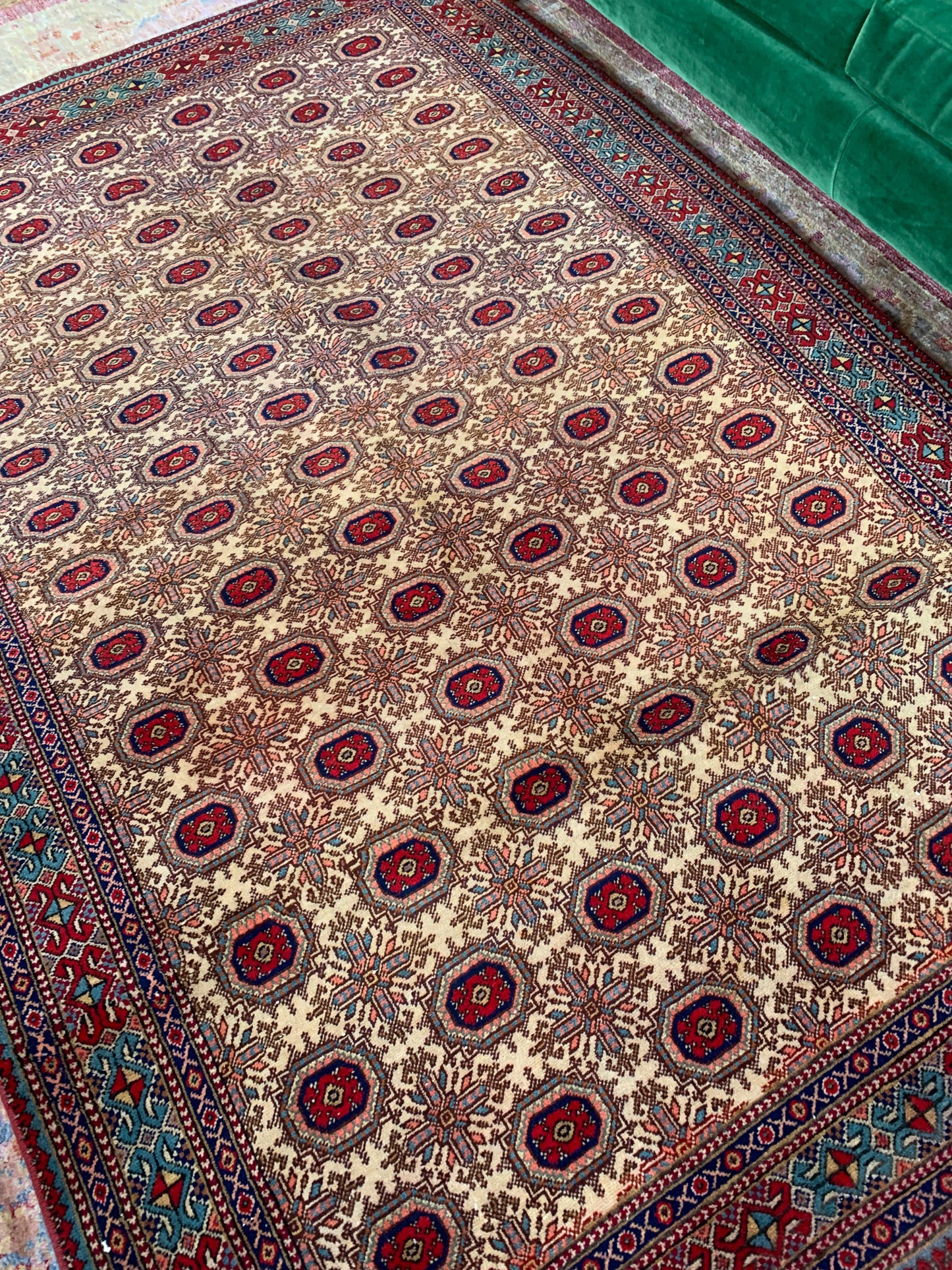 No. A1133 - 4.9' x 7.3' Vintage Turkish Area Rug