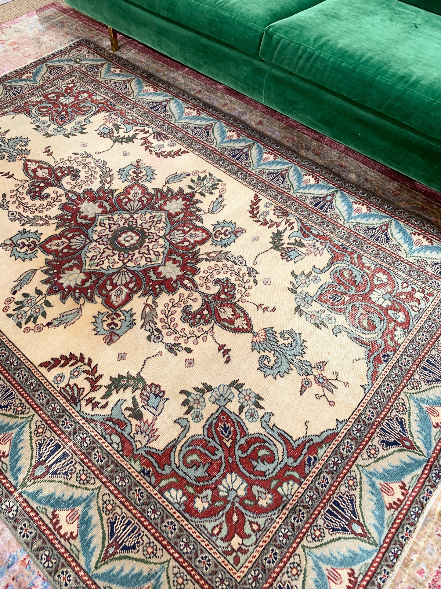 No. A1134 - 4.7' x 7.1' Vintage Turkish Area Rug