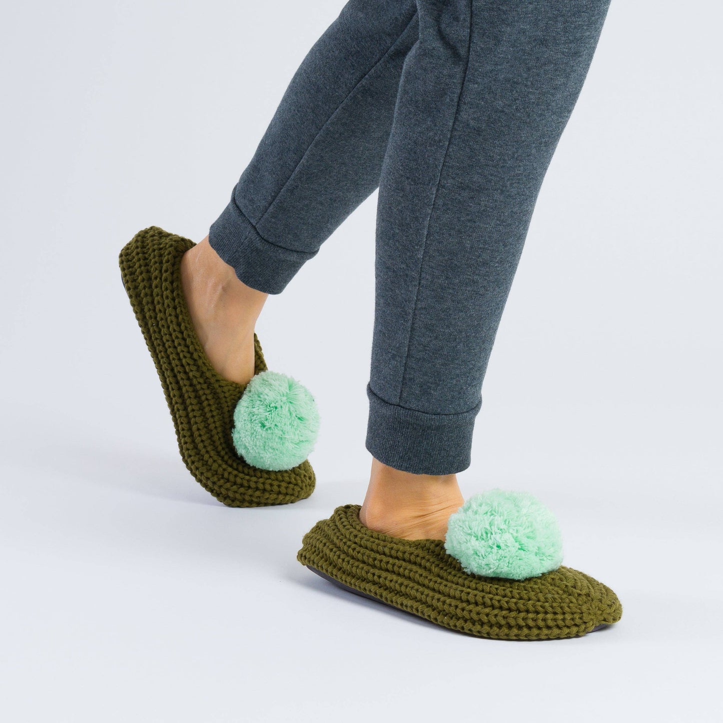 Pom Knit Slippers: Flame / M/L - W 8-10