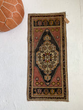 Load image into Gallery viewer, Vida - 1.8&#39; x 3.9&#39; Vintage Turkish Mini Rug
