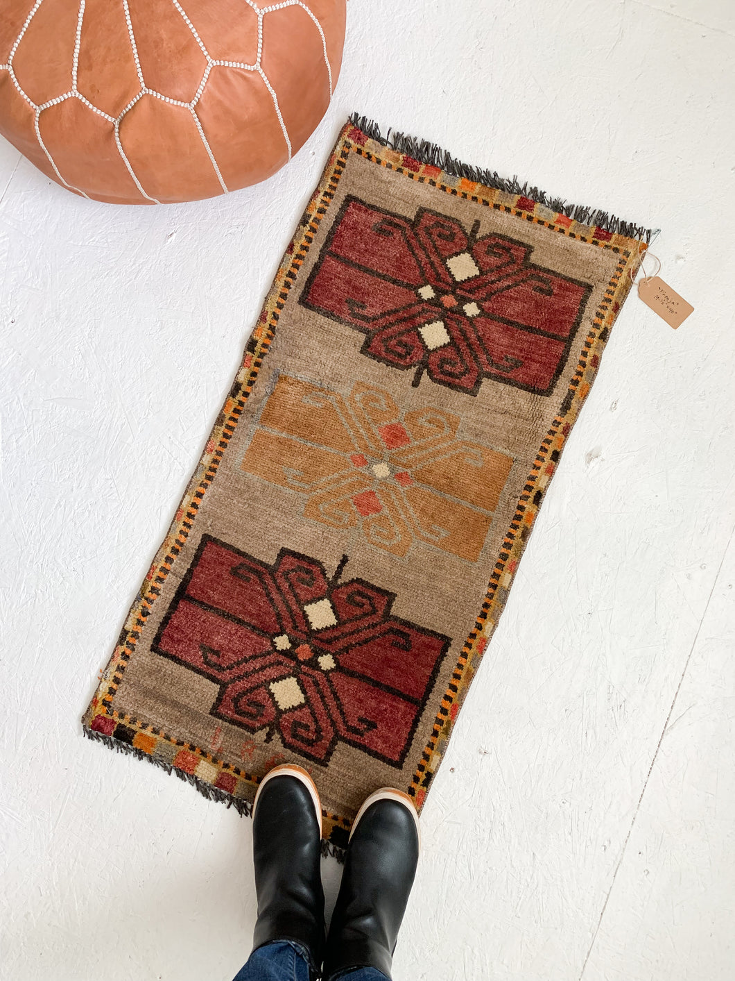 Freyja - 1.6' x 3.3' Vintage Turkish Mini Rug