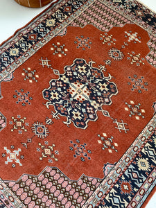 Victoria - 5.4' x 7.0' Vintage Turkish Area Rug