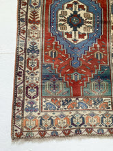 Load image into Gallery viewer, Everleigh - 3.1&#39; x 6.2&#39; Vintage Turkish Area Rug
