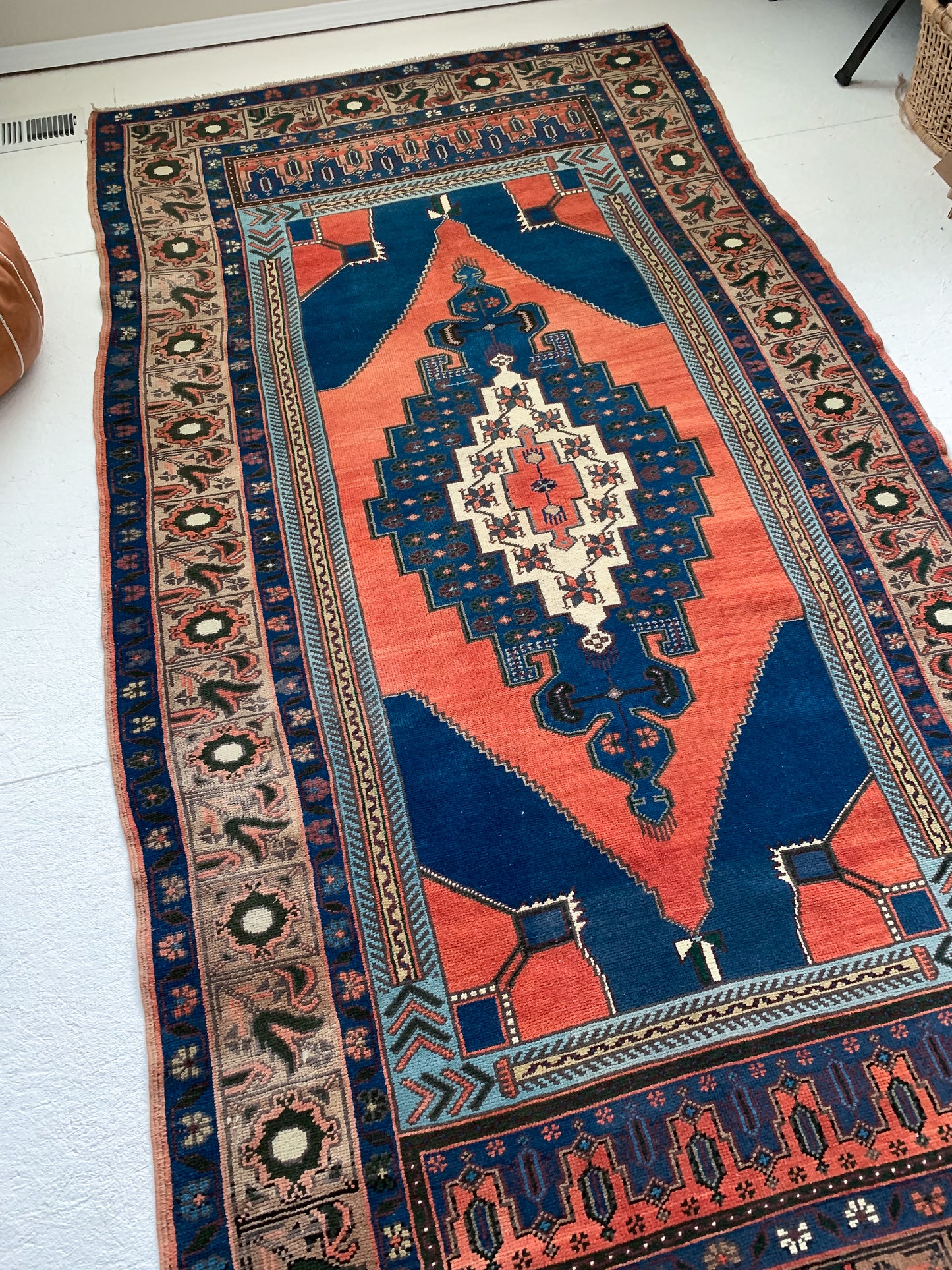 Iris - 5.0' x 9.3' Vintage Turkish Area Rug