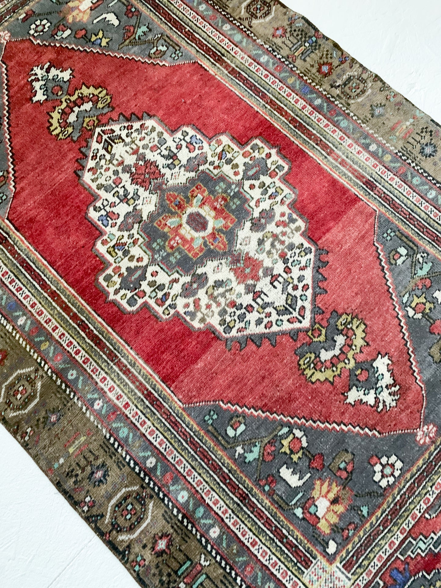 Maeve - 4.0' x 5.6' Vintage Turkish Area Rug