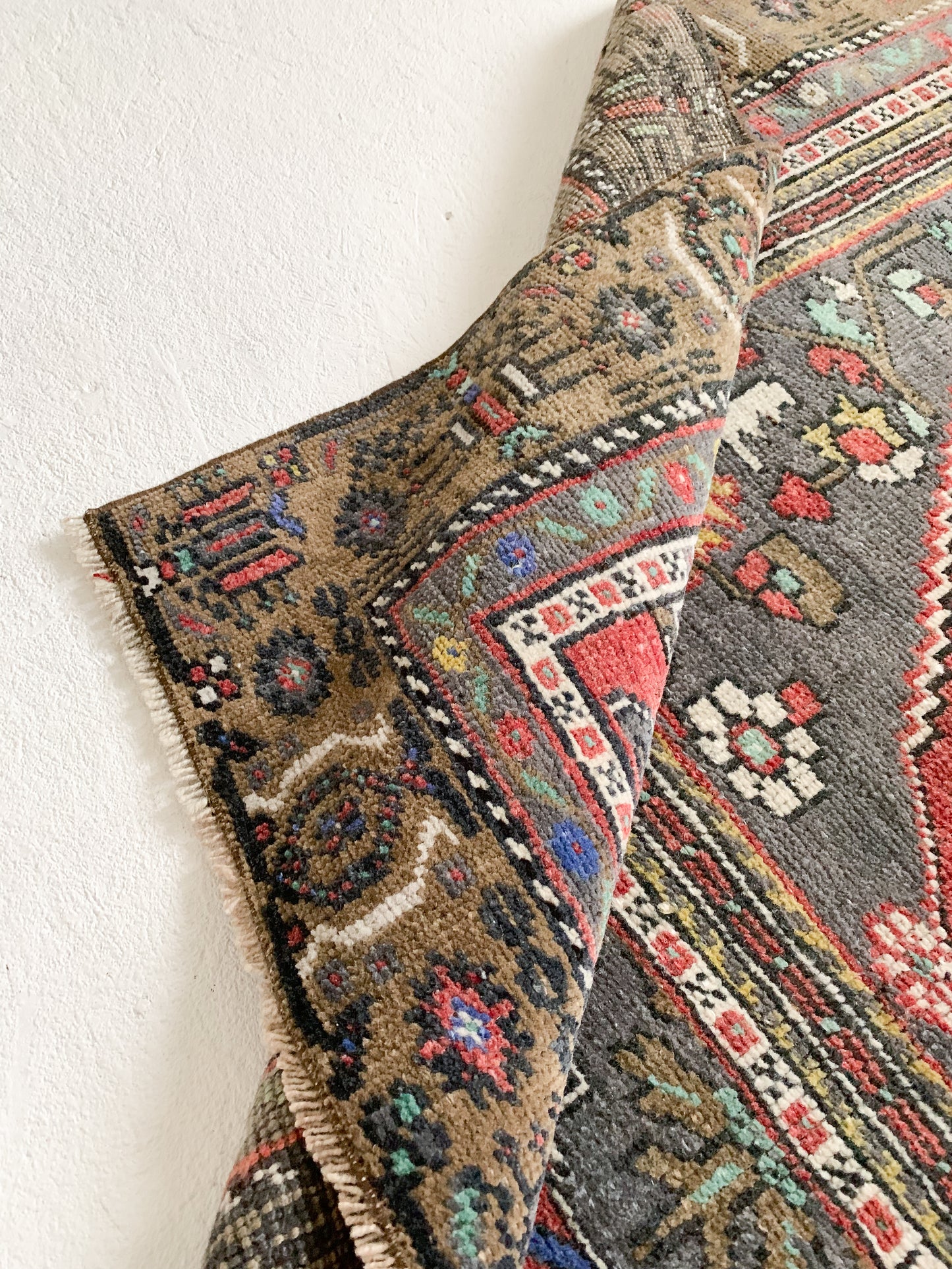 Maeve - 4.0' x 5.6' Vintage Turkish Area Rug