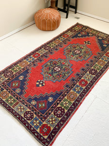 Alina - 3.9' x 7.6' Vintage Turkish Area Rug