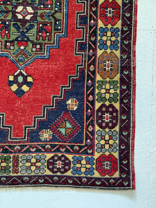Alina - 3.9' x 7.6' Vintage Turkish Area Rug