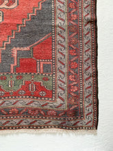 Load image into Gallery viewer, Sloane - 4.4&#39; x 9.5&#39; Vintage Turkish Area Rug
