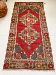 Marianne - 3.6' x 7.5' Vintage Turkish Area Rug