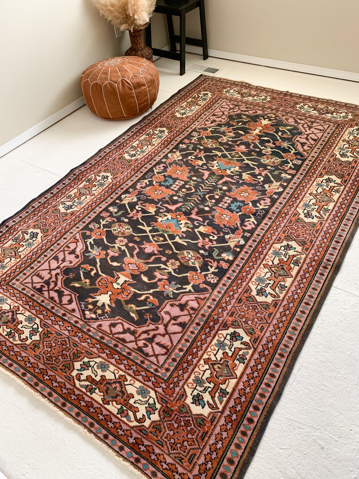 Selma - 5.3' x 8.5' Vintage Turkish Area Rug