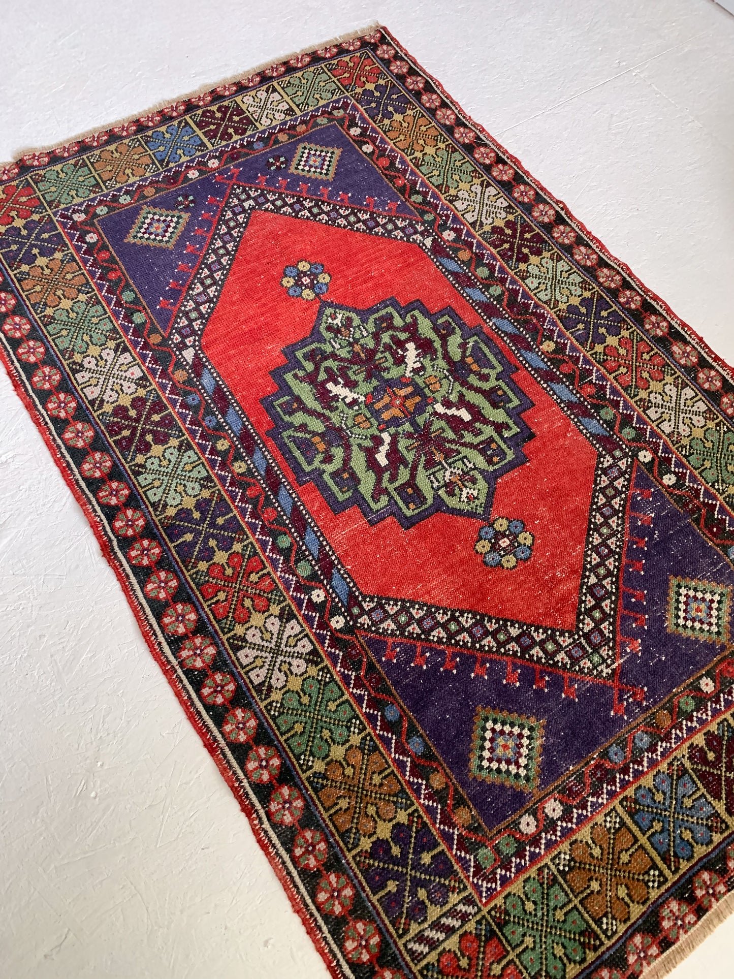 Constance - 3.5' x 5.7' Vintage Turkish Area Rug