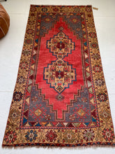 Load image into Gallery viewer, Reserved for Christine - Larisa - 3.2&#39; x 6.4&#39; Vintage Turkish Area Rug
