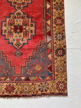 Load image into Gallery viewer, Reserved for Christine - Larisa - 3.2&#39; x 6.4&#39; Vintage Turkish Area Rug
