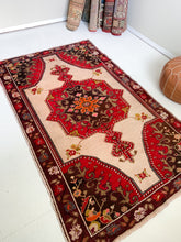 Load image into Gallery viewer, Talullah - 4.3&#39; x 7.1&#39; Vintage Turkish Area Rug
