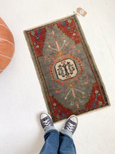 Load image into Gallery viewer, No. 501 - 1.7&#39; x 2.7&#39; Vintage Turkish Mini Rug
