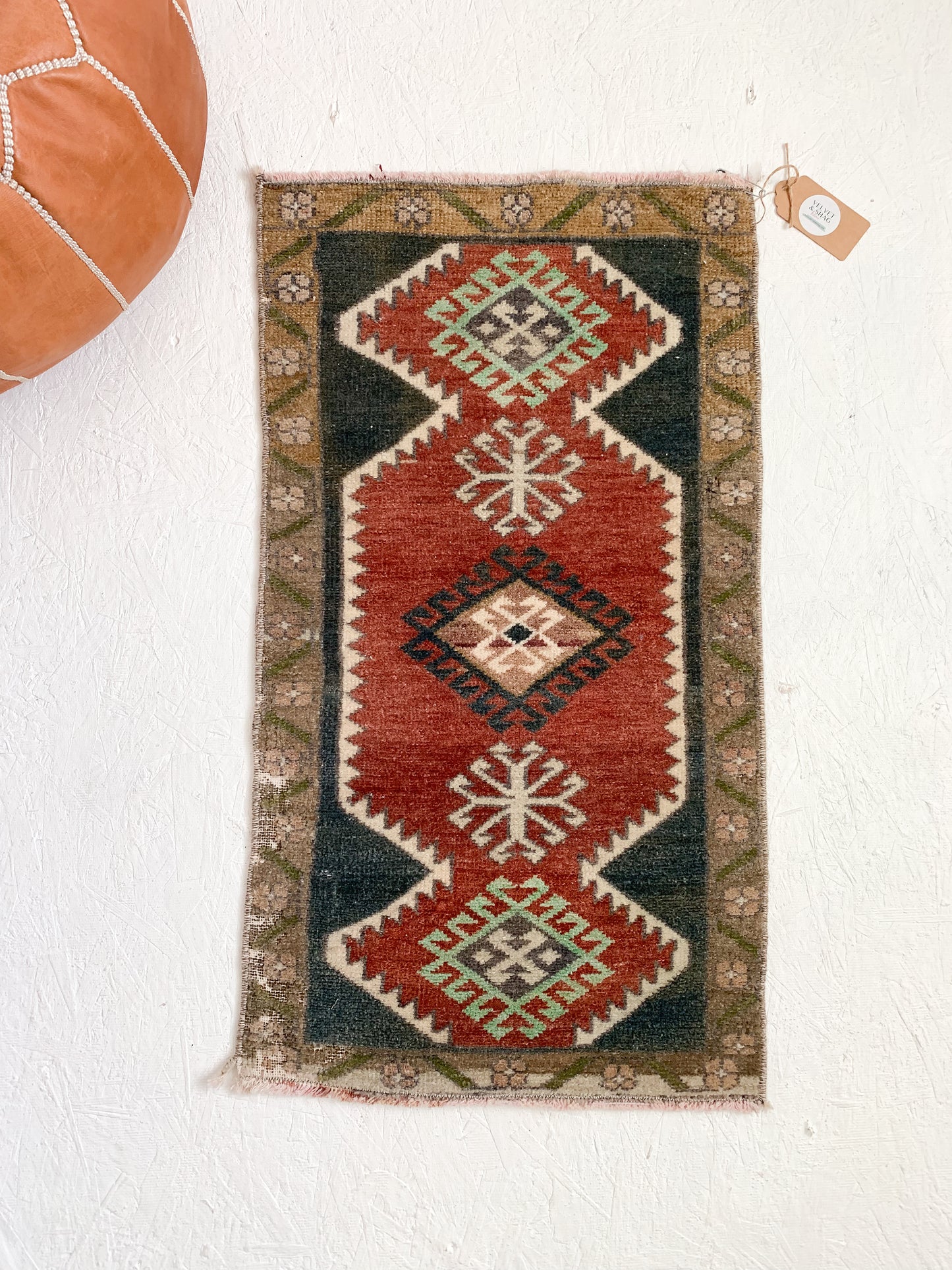 No. 502 - 1.5' x 2.7' Vintage Turkish Mini Rug