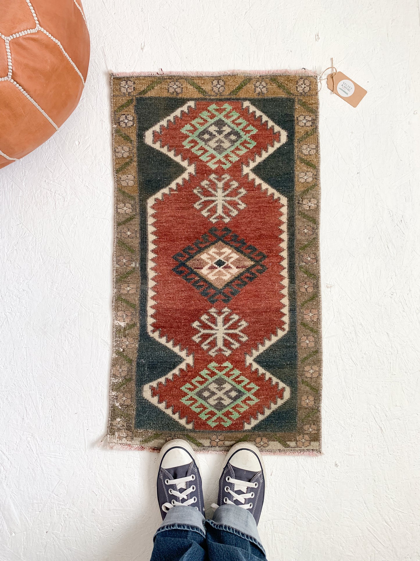 No. 502 - 1.5' x 2.7' Vintage Turkish Mini Rug