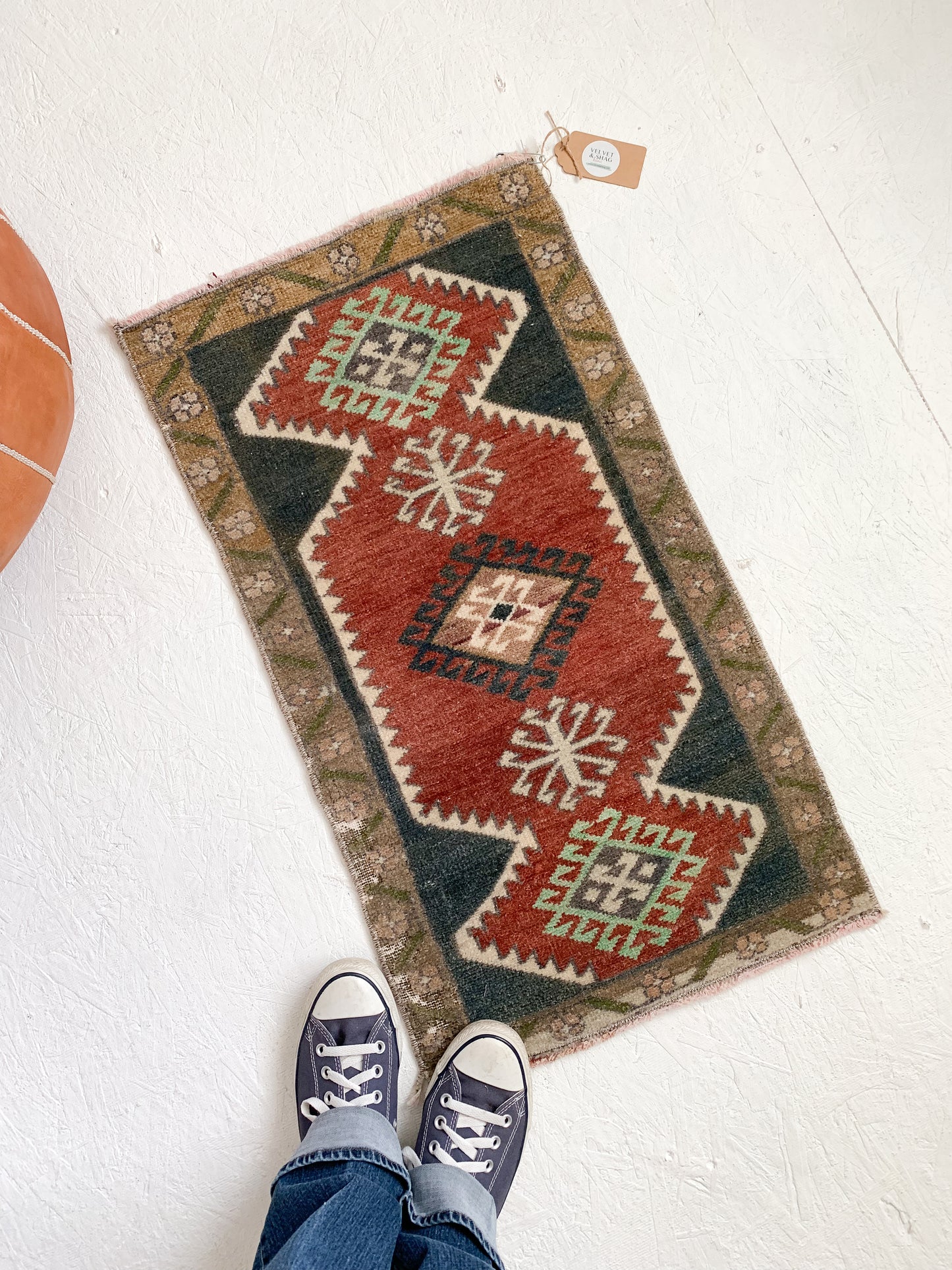 No. 502 - 1.5' x 2.7' Vintage Turkish Mini Rug