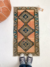 Load image into Gallery viewer, No. 503 - 1.5&#39; x 2.8&#39; Vintage Turkish Mini Rug
