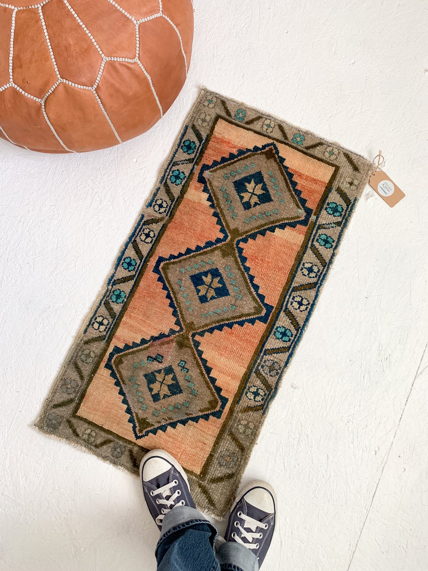 No. 503 - 1.5' x 2.8' Vintage Turkish Mini Rug