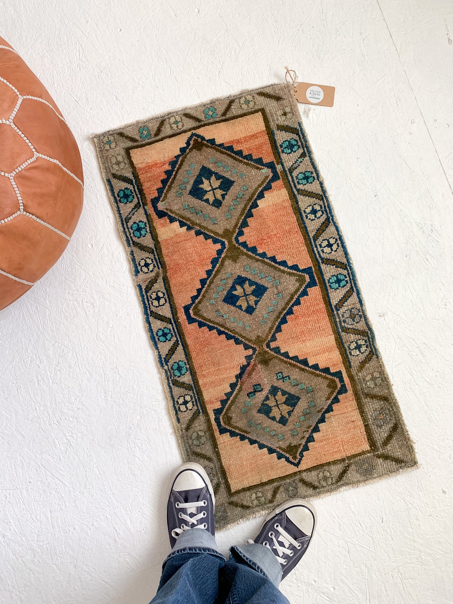 No. 503 - 1.5' x 2.8' Vintage Turkish Mini Rug