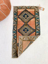 Load image into Gallery viewer, No. 503 - 1.5&#39; x 2.8&#39; Vintage Turkish Mini Rug
