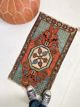 Load image into Gallery viewer, No. 504 - 1.7&#39; x 3.1&#39; Vintage Turkish Mini Rug
